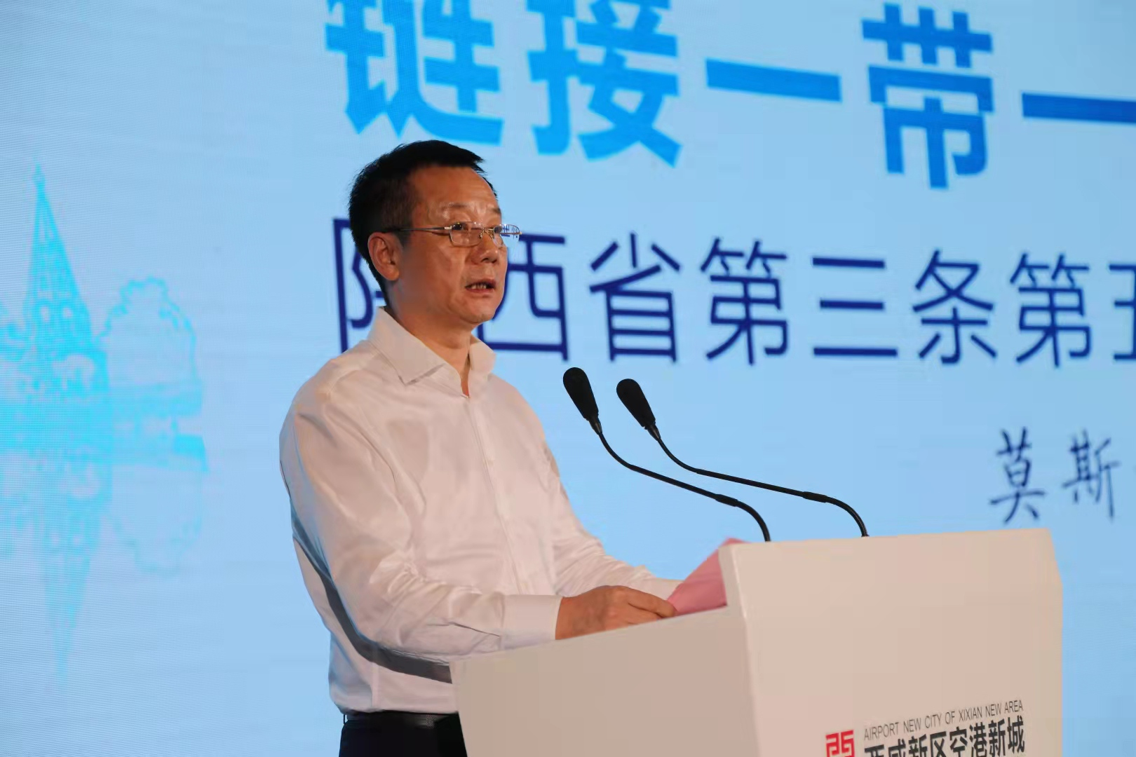 航线开航仪式上,西咸新区空港新城党委书记,管委会主任贺键致辞