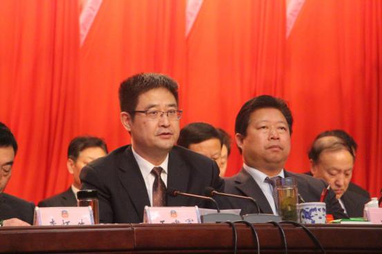 决策陕西   会议期间,汉中市委,市政府领导多次莅临大会,与委员们一起