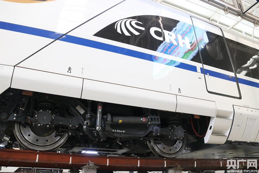 "黄金眼"crh3a型动车组将亮相西成高铁