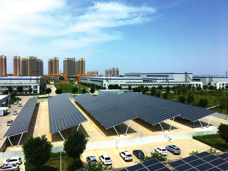 西北最大屋顶分布式光伏发电项目满负荷运行