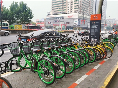 西安街头现电单车 电子围栏引导用户定点还车