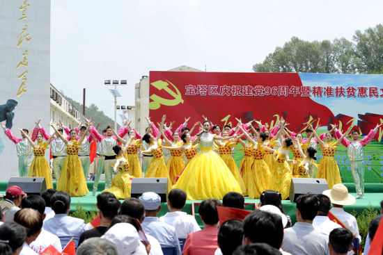 陕西延安惠民文艺演出再唱南泥湾