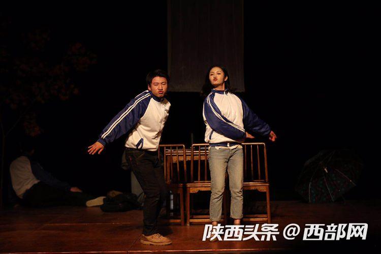 用戏剧来演绎戏剧人的故事 话剧《无果花》在