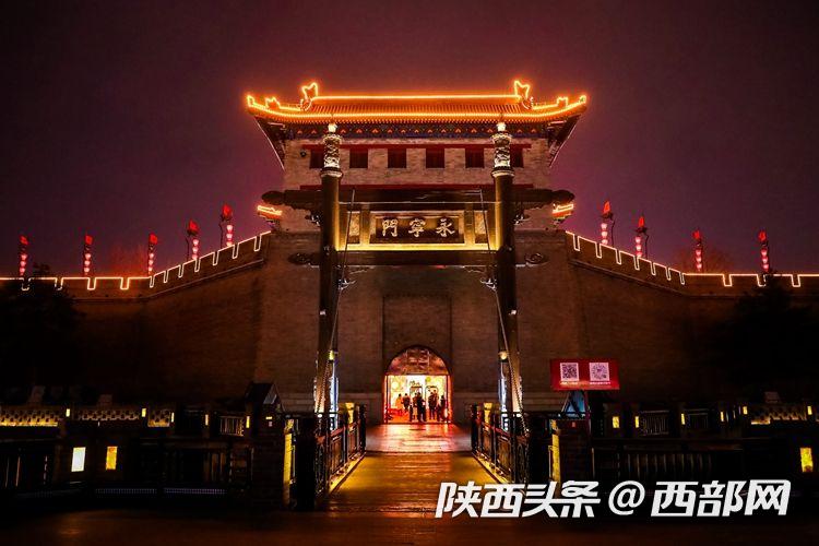2021西安"年在城墙"新春印象花灯点亮