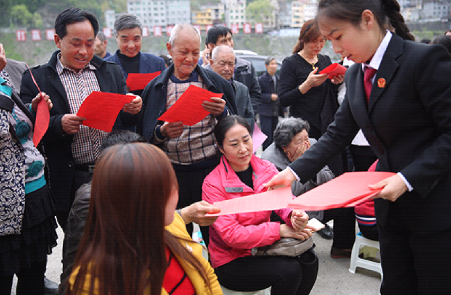 私刻印章伪造合同诈骗80万元 旬阳县一男子领