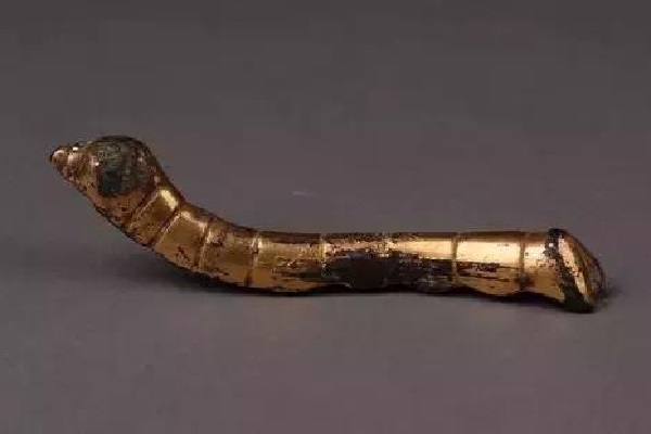 陕西历史博物馆千年“鎏金铜蚕”见证丝绸之路历史