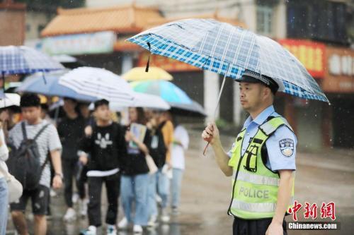 2019全国高考进入后半程 各地爱心保障等成关注的焦点