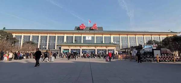 西安火车站"五一"客流量预计超2019年同期 疏导客流,疫情防控"两不误"