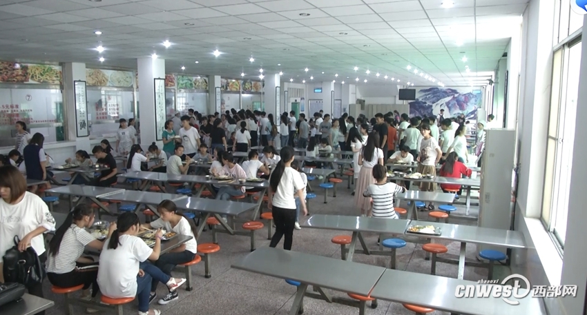 汉中一学校食堂现假饭卡 网上40元购买可当10