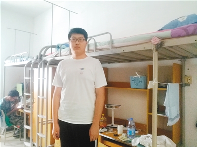 长安大学为新生打造特殊床铺 家长：感受到了西安的热情
