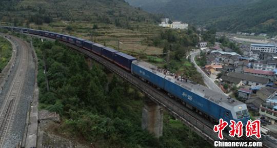 宝成铁路通车60年：铁路工人师傅眼中的60年变迁_央广网