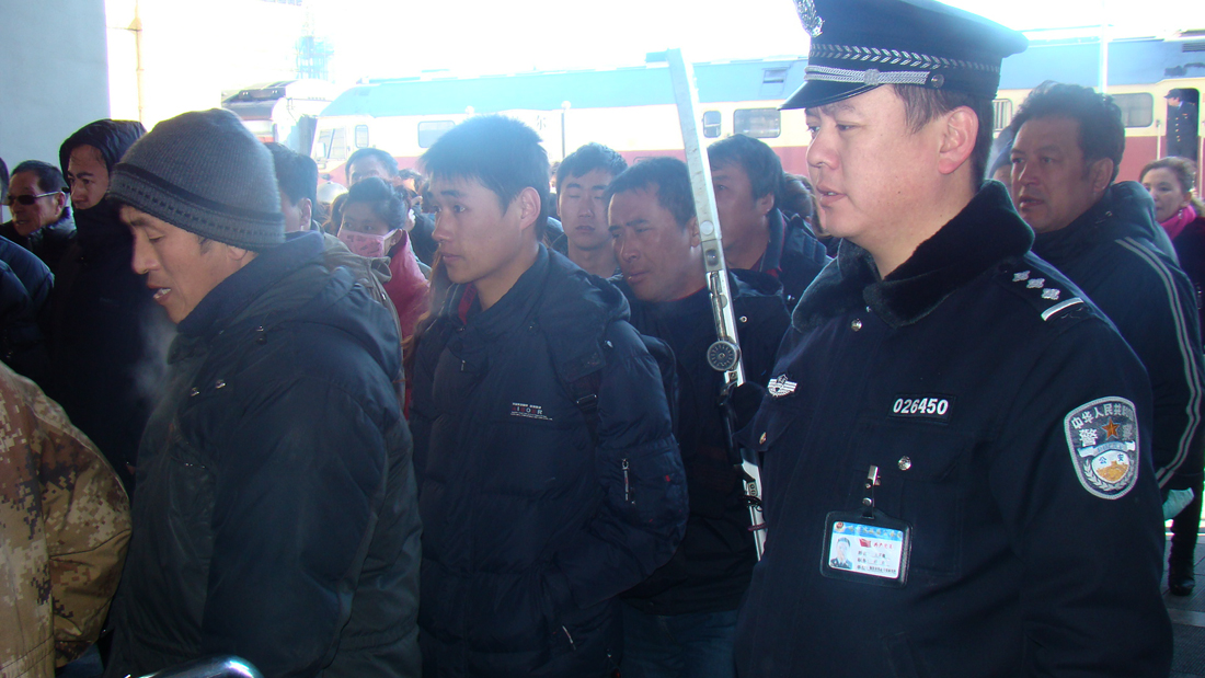 海拉尔站派出所党员发挥带头作用--中国广播网 中央人民广播电台主办 全球最大中文音频网络门户