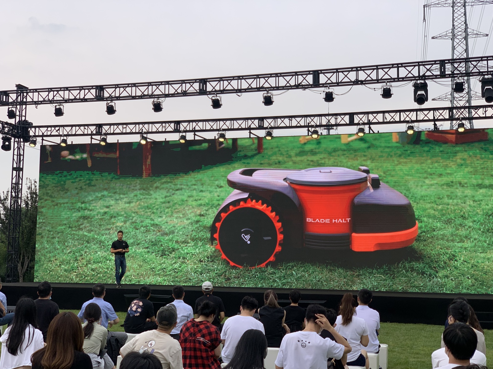 智能化割草机器人.jpg