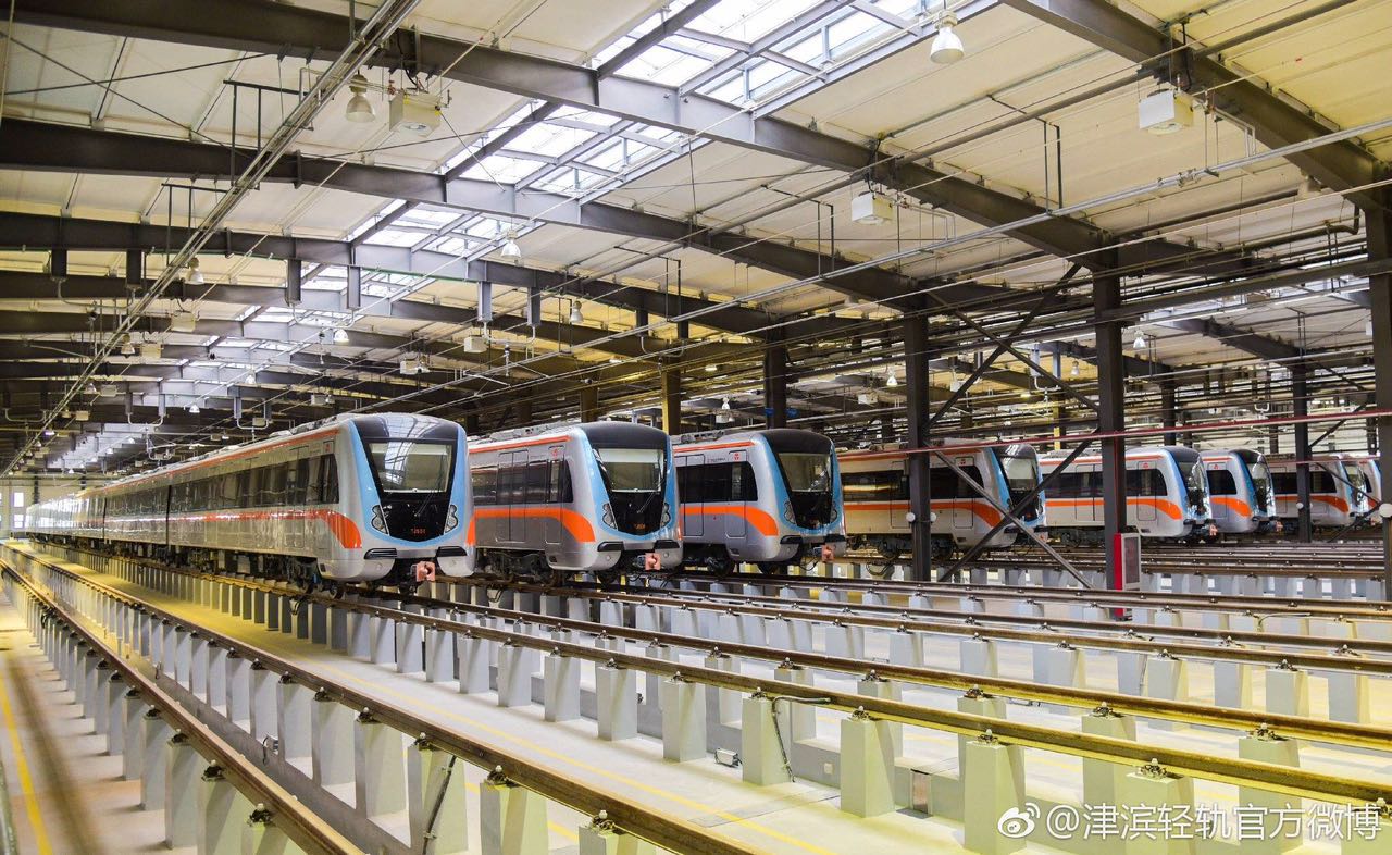 天津地铁5号线新车陆续就位 最大载客量2026人_央广网