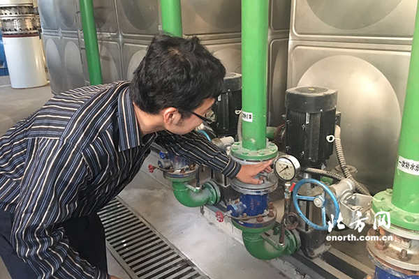 供暖季将到 打压试水天津市民需严查自家暖气