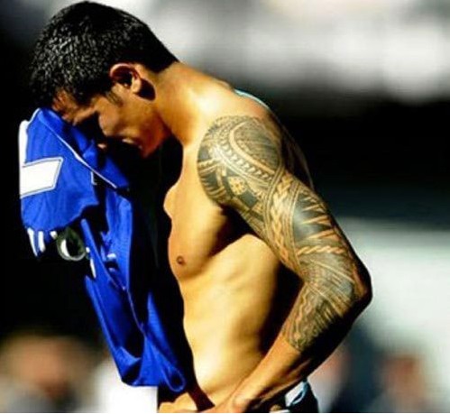 世界杯十大纹身男:马拉多纳臂刻 不恨梅西 (图