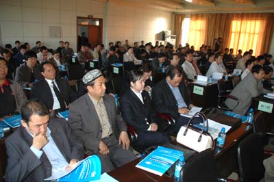 新疆拜城举办经济发展研讨会