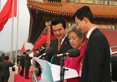 图为中央人民广播电台现场直播新中国成立60周年阅兵式 图为中央人民广播电台现场直播新中国成立60周年阅兵式