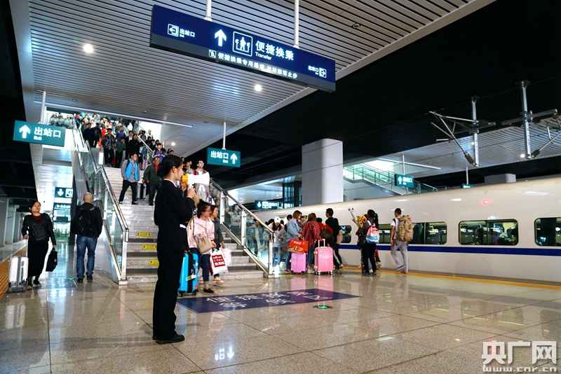 中国铁路昆明局集团有限公司迎来清明假期返程客流高峰