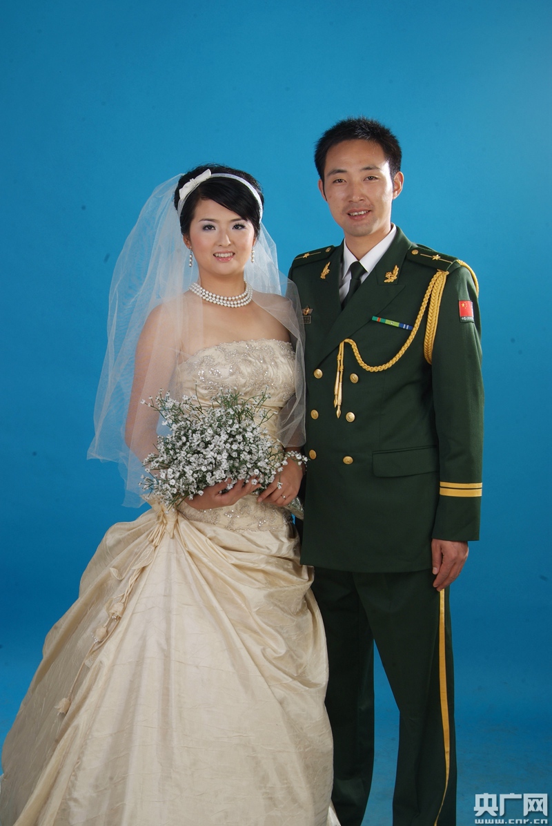吕兴龙何先红婚纱照