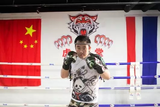 《都市言情》8月25号开始播出阿耐作品《欢乐