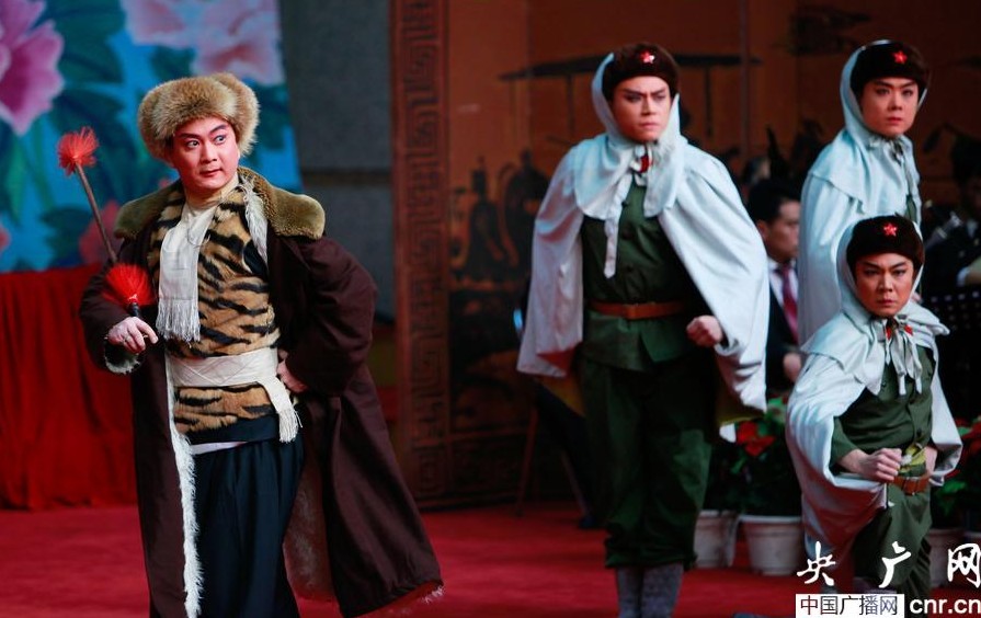 马翔飞表演《智取威虎山》