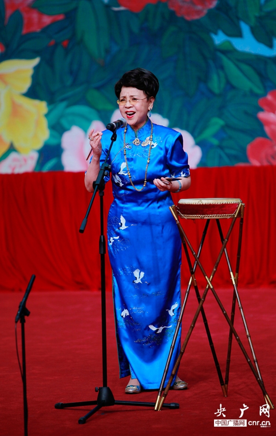 刘慧琴表演西河大鼓《玲珑塔》