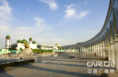 十位回族历史名人雕塑五十大庆前亮相银川