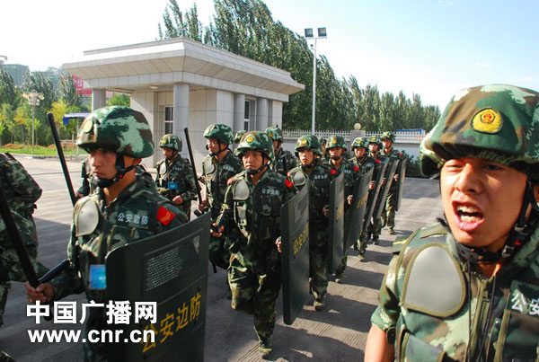 宁夏边防总队举行中阿经贸论坛安保反恐演练