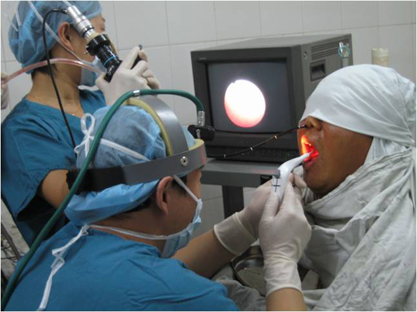 "声音的使者"邱建华