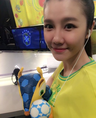 女主播克死阿根廷  央视女主播刘语熙在比赛前穿了哪国球衣无疑是本届