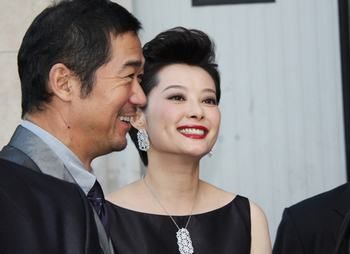 袁立张国立(资料图)