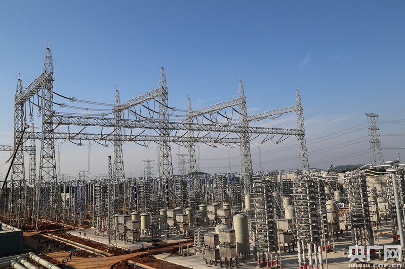 世界电压等级最高换流站首台换流变压器安装完成