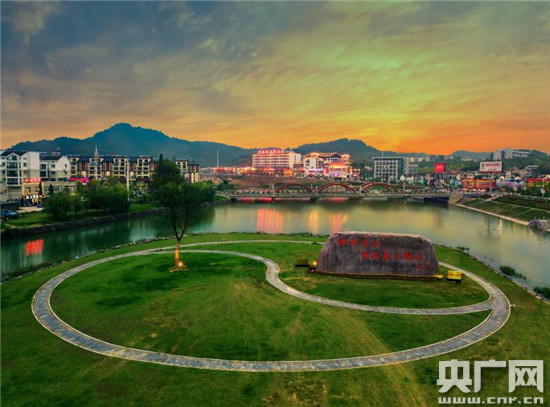 江淮风采  旌德县委副书记,县长孙立志出席开班仪式并作典型发言.