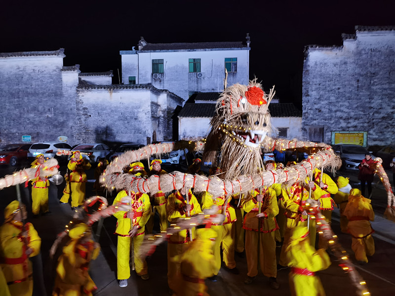 黄山市徽州区:传统民俗庆佳节 龙腾山村助振兴