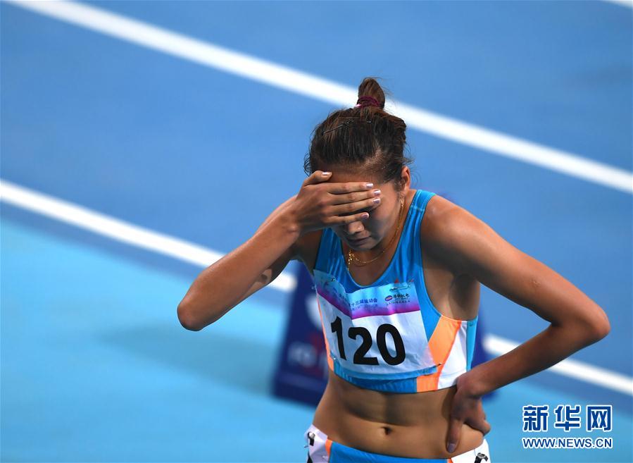 女子800米:安徽选手王春雨夺冠