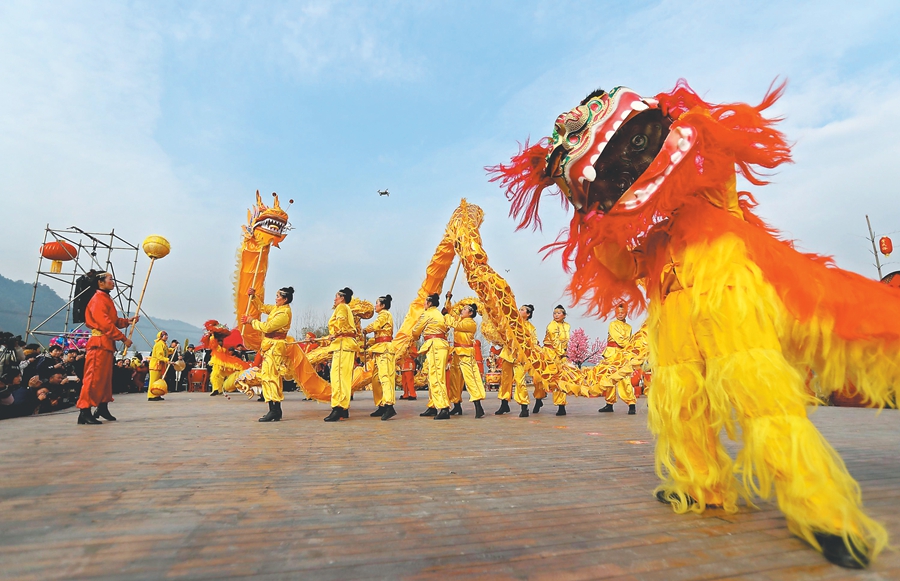 龙腾狮舞迎大年