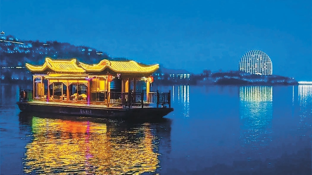 多条夜间航线水上逛北京