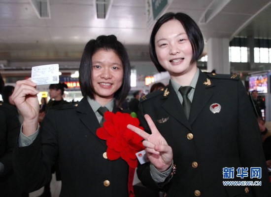 福建:老兵惜别返乡 离别之际泪眼朦胧