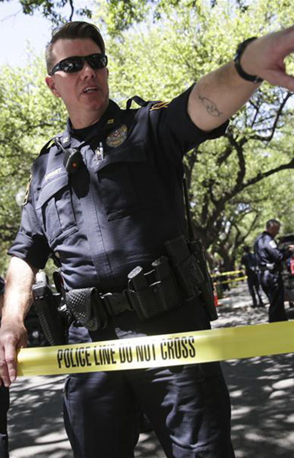 美国得州一大学校园发生持刀扎人事件