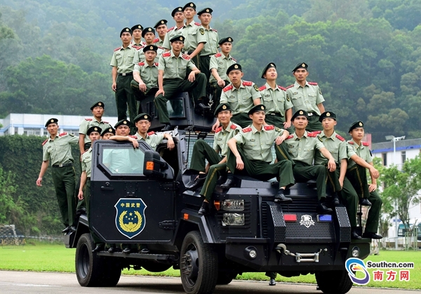 深圳边防换造型 首次列装贝雷帽