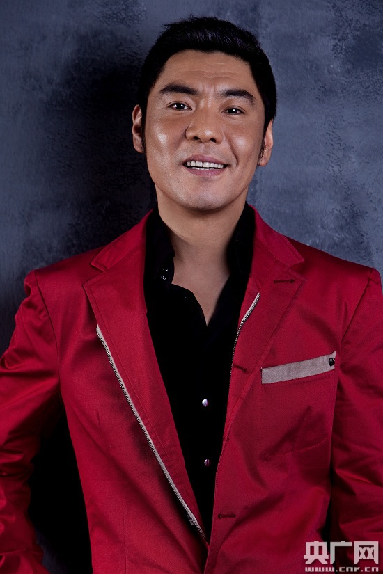 图1著名男歌手屠洪刚