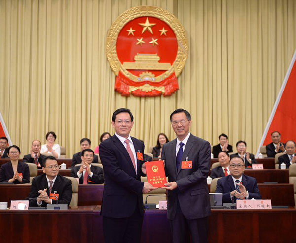 人事|郑人豪当选湛江市人大常委会主任 姜建军当选市长