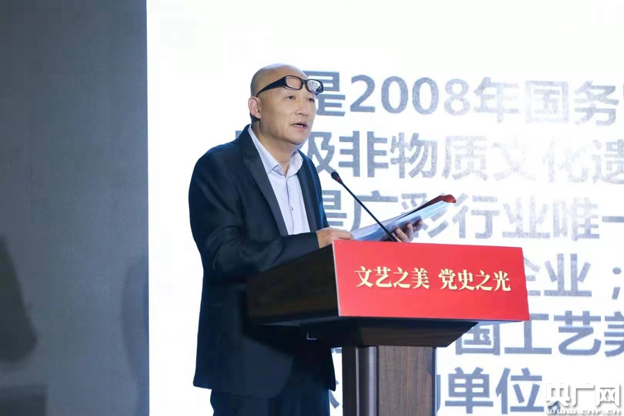 广彩国家级非遗传承人陈文敏介绍广彩传承发展情况.(央广网发)