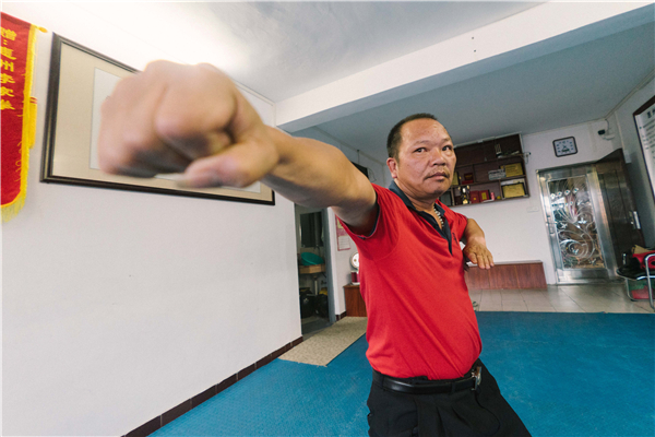 时隔30载 李家拳第7代传人重开武馆 整理武术"秘籍"