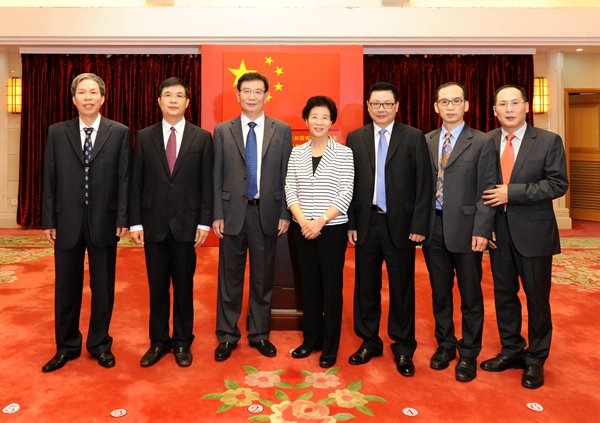 省十二届人大常委会第三十四次会议闭幕 任命黄宁生为广东省副省长