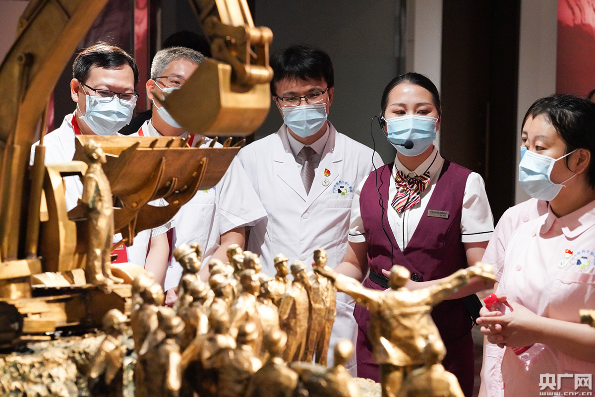 广州举办庆祝中国共产党成立99周年主题雕塑作品展