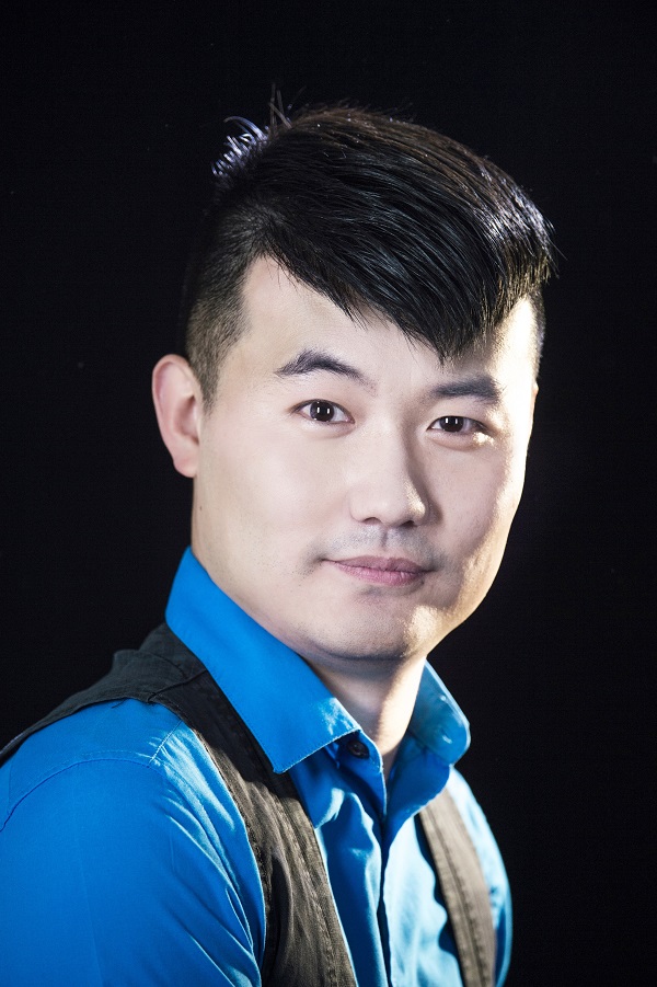 主持人   中央人民广播电台中国高速交通广播主持人,早间部副主任.