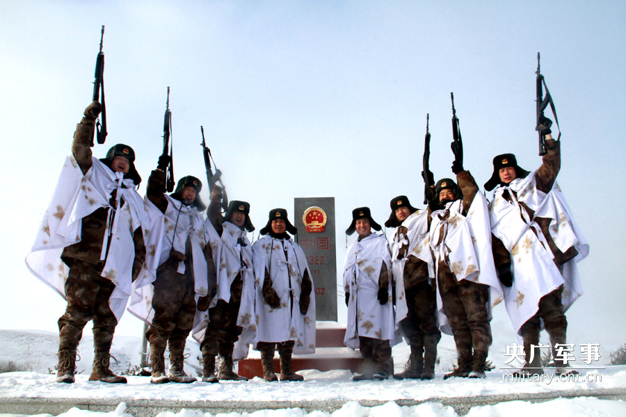 零下40℃!解放军边防某团一连官兵去巡逻