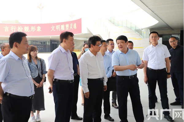 沈继奔一行在山东考察.央广网发 海口投促局 供图